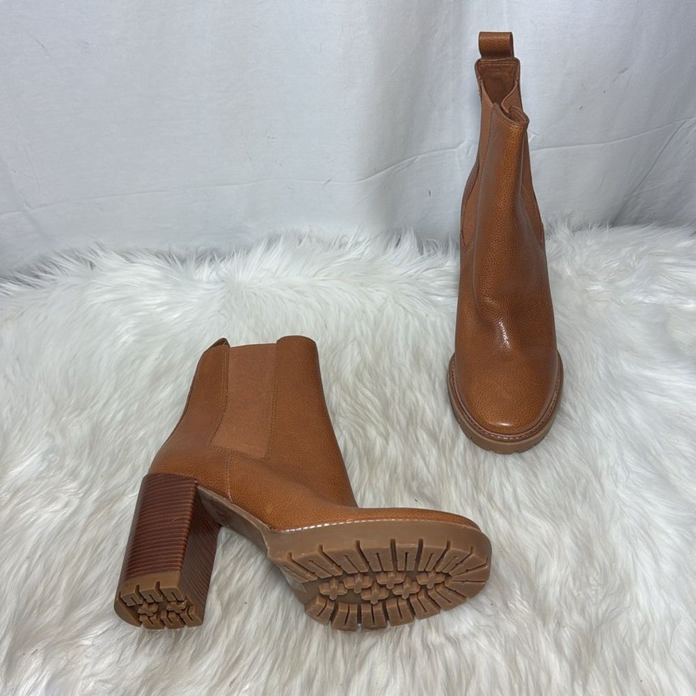 Tory Burch Carson‎ NWOT Toasted Caramel Leather Lug Sole Ankle Boots Sz 11